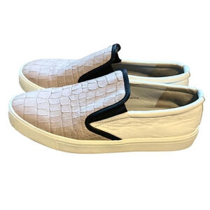 Blush croco embossed vince sneakers EUC ❤️